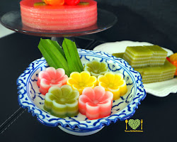 Kanom Chan Thai dessert. A Sweet Guide to Thai Desserts