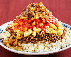 Enjoy the Koshari Egyptian dish.-Things You Must Do in Egypt